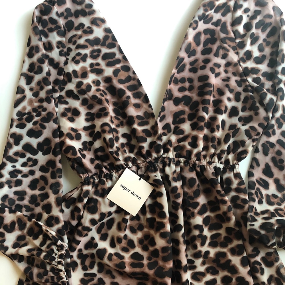 NWT. Super Down Jill V Dress in Leopard - Picture 3 of 4